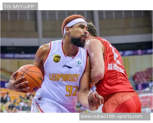 卡姆琼斯因超速被拦截逮捕急于赶往训练场引发关注