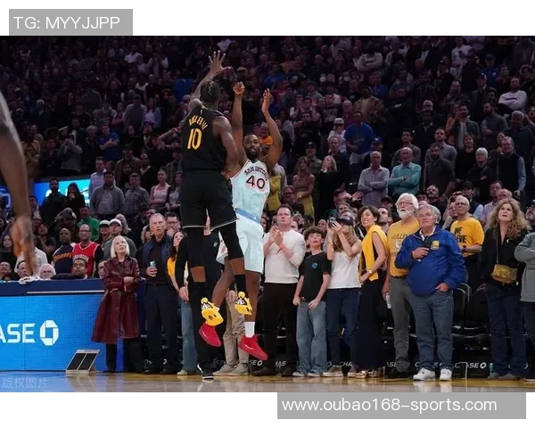 勇士调侃巴恩斯三分球失准如16年重现赛场瞬间