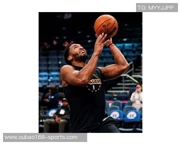 米切尔轻松发威30分钟内高效砍下27分4篮板4助攻第三节完美表现6中6